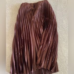 Beautiful for fall! Accordion style skirt!